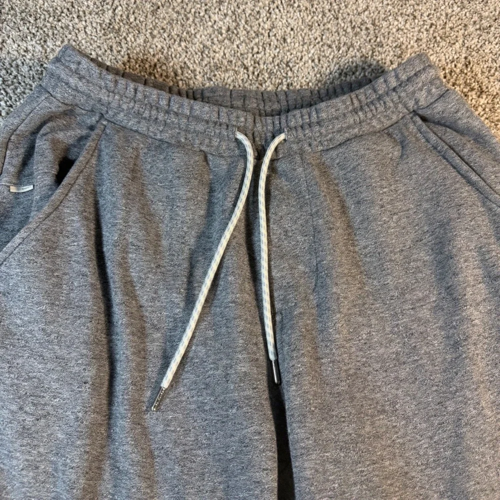 Vuori Ponto Performance Sweatpants Mens Small Heather Grey Joggers Drawstring